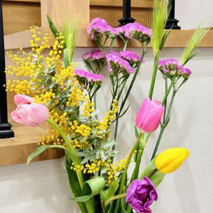 スターチス,チューリップ,ミモザ,花瓶,花のある暮らしの画像