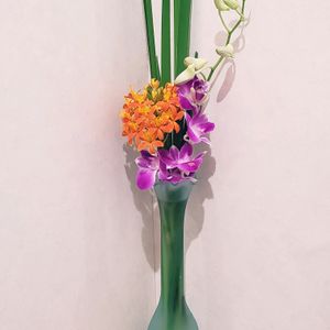花のある暮らし,植物のある暮らし,花瓶の花,花瓶投げ入れの画像
