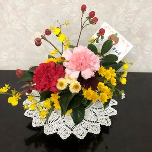 カーネーション,ヒペリカム,コギク,オンシジュウム,かわいいお花♡の画像