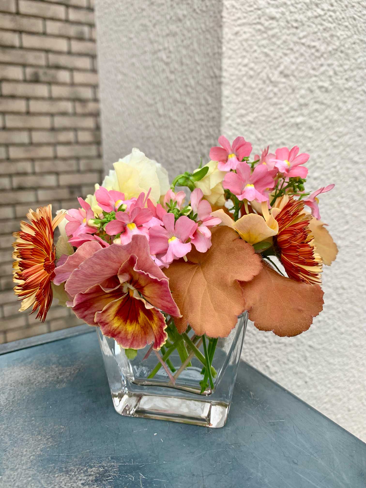スィベル・ギュレー 作品名：庭の花のブーケ 美術品