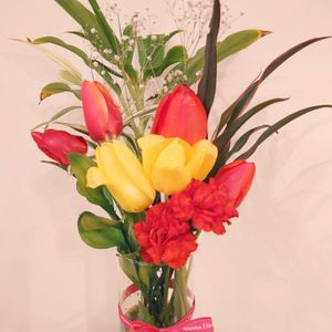 カーネーション,チューリップ,切り花,花瓶,母の日の画像