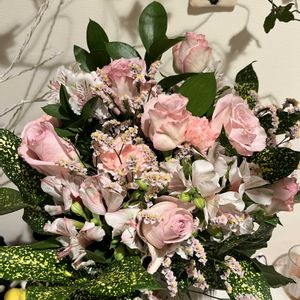 アルストロメリア,スターチス,バラ,薔薇,ルスカスの画像