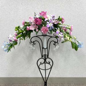 アルストロメリア,ヒペリカム,アイビー,レザーファン,デンファレの画像