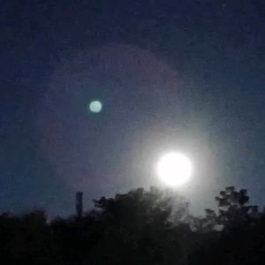 綺麗なお月様,早朝,月を愛でる,空のある風景,ベランダの画像