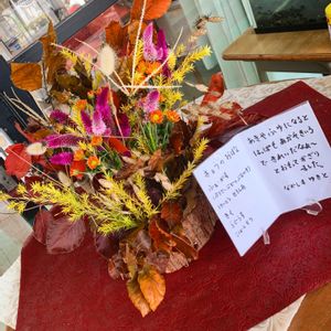 お花屋さん,秋の気配,可愛い実,熊本,生け込みの画像
