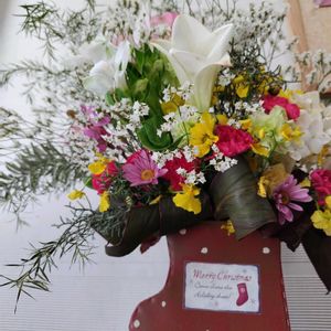 フラワーアレンジ,かわいい花,クリスマス気分,切り花を楽しむの画像