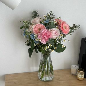 カーネーション,ガーベラ,バラ,花束の画像