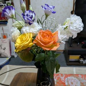 薔薇,八重咲きトルコキキョウ,花のある暮らし,季節を楽しむ,御供え花の画像