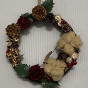 松ぼっくり,柊（ひいらぎ）,クリスマス,リース,セリアの画像