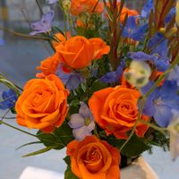 バラ,バラ,バラ,デルフィニウム,クロモジの画像