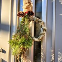 レモングラス,ローズマリー,コニファー,しめ縄飾り,小さな庭の画像