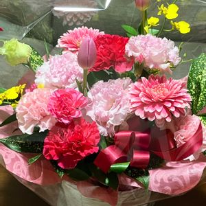 カーネーション,ガーベラ,パンジー・ビオラ,フラワーアレンジ,タコの画像