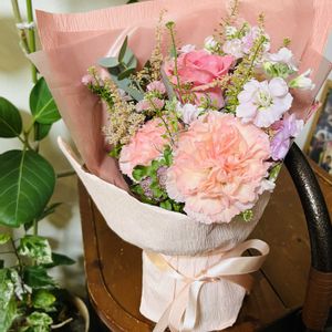 かわいい,花束,楽しみ〜,花のある暮らし,小さな幸せ♡の画像