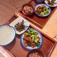 ブロッコリー,白粥,鶏唐揚げ,いりこキャラメルかけ,柔らかな鰹節の画像