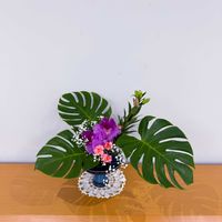 カスミソウ,カトレア,モンステラ,スプレーカーネーション,スカシユリの画像