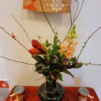 クリスマスローズ,クレマチス,キンギョソウ（金魚草）,梅(うめ),生け花の画像