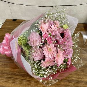 花束,職場,誕生日プレゼント,仕事の画像