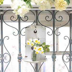 スイセン,ラベンダー,アンティーク,アンティーク雑貨,バラのある暮らしの画像