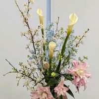 カラー,啓翁桜,百合,デルフェニウムの画像