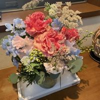 スイートピー,バラ,ユーカリ,ライスフラワー,デルフィニウムの画像