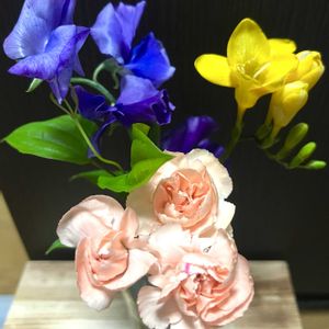 フレグランスブーケ,アレンジ,花言葉,花のある暮らし,黄色の花の画像
