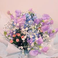 スイートピー,ストック,ヒペリカム,かすみ草,花束の画像