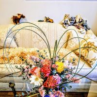 ガーベラ,スイートピー,スターチス,バラ,ユーカリの画像