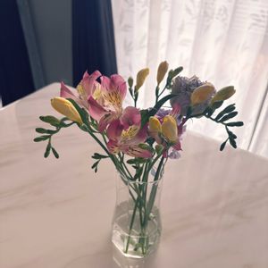 アルストロメリア,カーネーション,フリージア,八重咲きトルコキキョウ,八重咲きトルコキキョウの画像