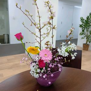 いけばな,生け花,職場に花を,職場のいけばな,ユニクロのお花の画像