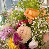 コデマリ,バラ,ユキヤナギ,ラナンキュラス,ブーケの画像