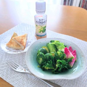 紅芯大根,春野菜,２０２０年５月同期,春野菜のサラダ,キッチンの画像