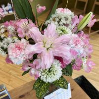 アルストロメリア,カーネーション,ユリ,レースフラワー,スイトピーの画像