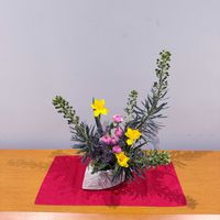 ラナンキュラス,ラッパスイセン,ブルーファンタジー,ユーフォルビア,いけばなの画像