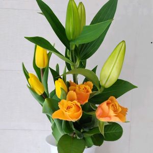 カサブランカ,チューリップ,バラ,かわいい花,春の訪れの画像