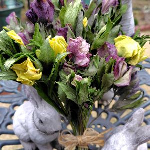 クリスマスローズ,ドライフラワー,スワッグ,ウクライナに平和を,玄関アプローチの画像