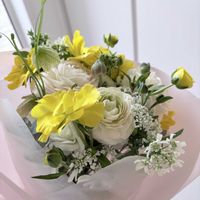 オルラヤ,フリチラリア,ラナンキュラス,ユーカリ,ラナンキュラス　ラックスの画像