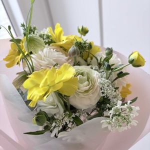 オルラヤ,フリチラリア,ラナンキュラス,ユーカリ,ラナンキュラス　ラックスの画像