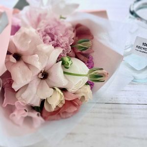 カーネーション,スイートピー,ラナンキュラス,ラナンキュラス　ラックス,カーネーション ユカリチェリーの画像