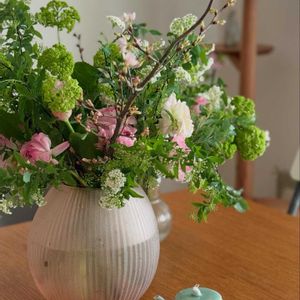 コデマリ,ラナンキュラス,フラワーアレンジメント,ブーケ,春のお花の画像