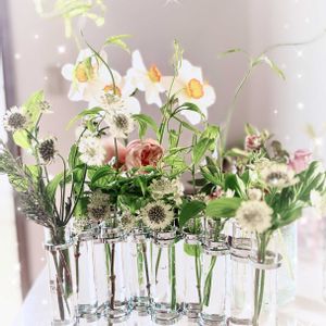 スイセン,リキュウソウ,アストランティア,フラワーアレンジメント,美しいの画像