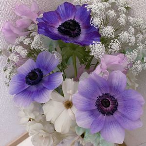 アネモネ,スイートピー,ラナンキュラス　ラックス,小さな花束の画像