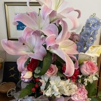 バラ,ユリ,バラ、薔薇、ばら,デルフィ二ウム,大人の着せ替え人形の画像