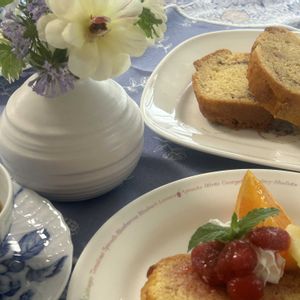 ティータイム,切り花を楽しむ,手作りケ―キ,ちょっとひと息,パウンドケーキの画像