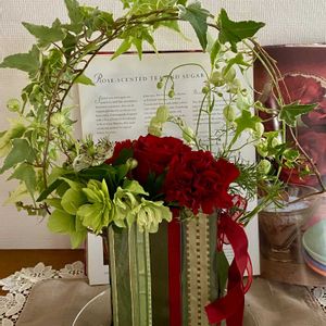 カーネーション,ニゲラ,グリーンベル,花のある暮らし,赤バラの画像