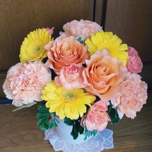 カーネーション,ガーベラ,バラ,リビング・ダイニングの画像