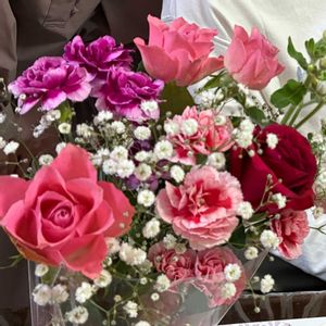 バラ,スプレーカーネーション,我が家,小さな花束,心穏やかに♡の画像
