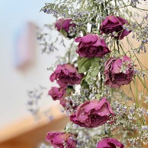 バラ,ハイブリッド スターチス,ドライフラワー,花のある暮らし,iPhone撮影の画像