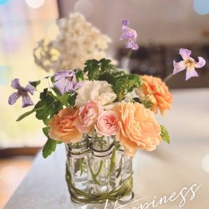 バラ,薔薇　ラベルポー,クレマチス　ハンナ,フラワーアレンジメント,美しいの画像