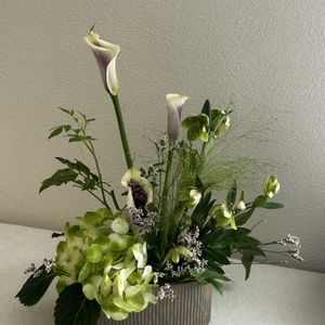 カラー,クリスマスローズ,フラワーアレンジメント,紫陽花 アジサイ あじさい,花のある暮らしの画像