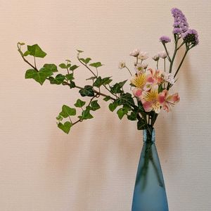 アルストロメリア,スターチス紫,私の生け花,アイビーマンション,エントランスの画像